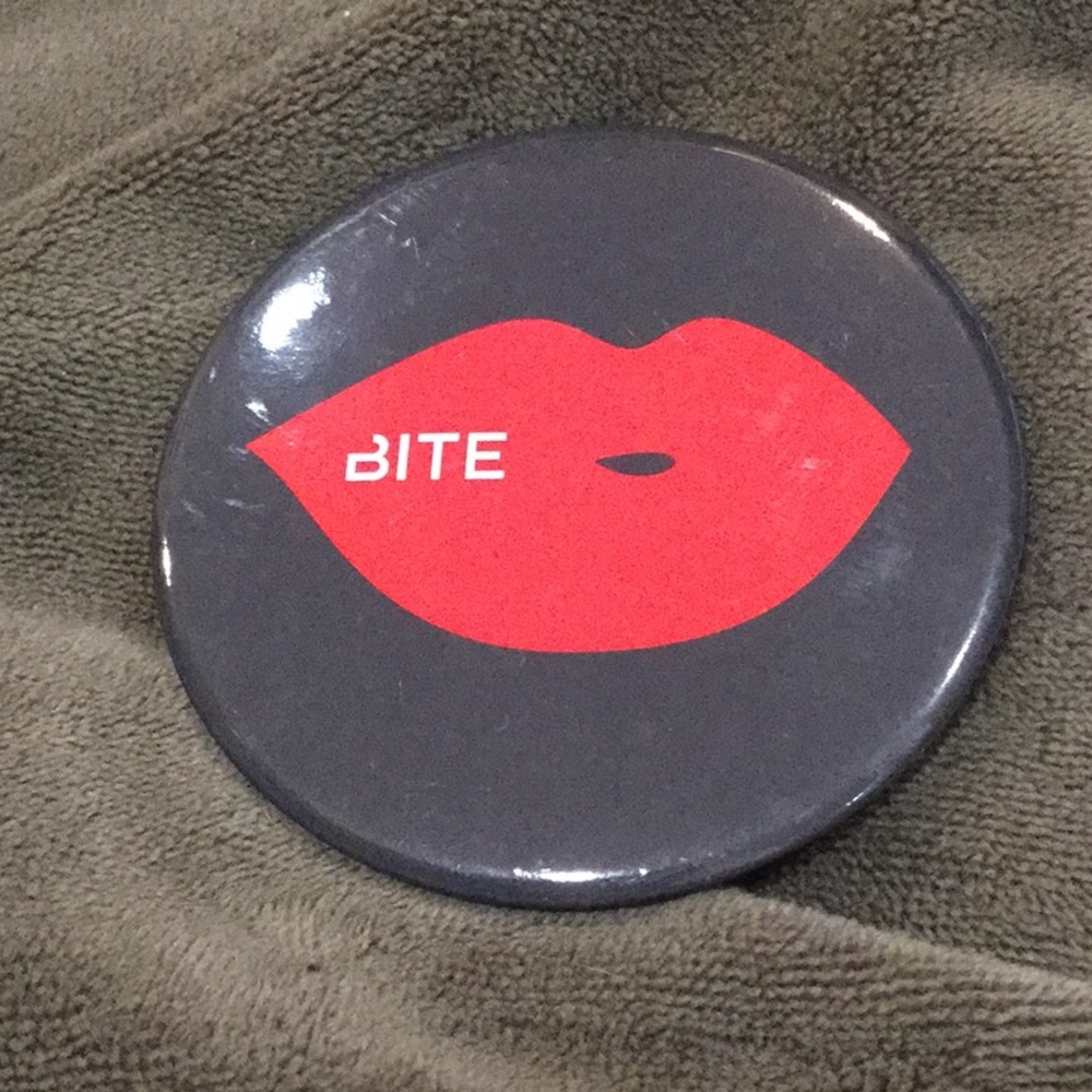 Bite Lips Pocket Mirror